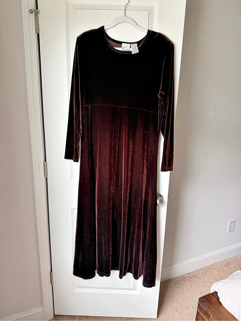 VTG Jacqueline Ferrar Brown Velvet Maxi Dress Size 16 Long Sleeve Round Neck